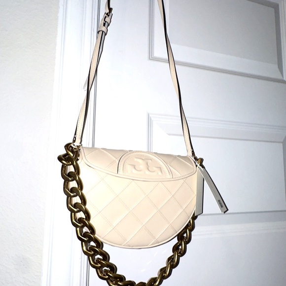Tory Burch Handbags - Tory Burch Cream Quilted Crossbody with Chunky Gold Chain